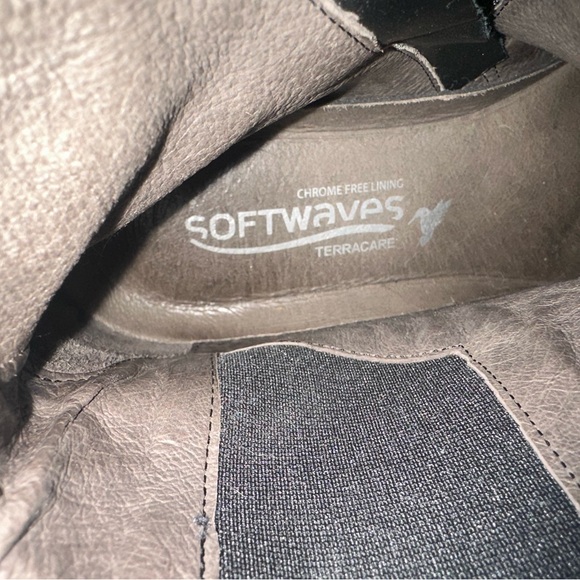 Soft Waves black leather and suede combat-style boots - Picture 9 of 9